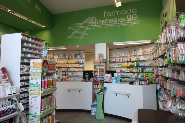 Farmacia FARNESIO 29 Mostrador farmacia